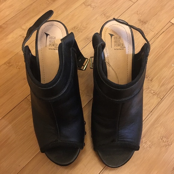 Higher heel power by Dr Taryn Rose platform shoes - Picture 2 of 7